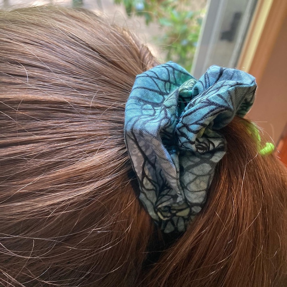Scrunchie - Picture 2 of 2